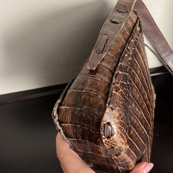 Real croc skin Vintage artisan made shoulder bag, brown. Hand made - Picture 7 of 17